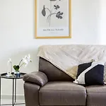 Spacious, 1br Duplex Off Uni/hospital With Wifi By 360 Estates *