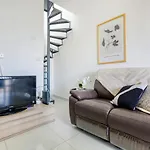Apartment Spacious, 1br Duplex Off Uni/hospital With Wifi By 360 Estates