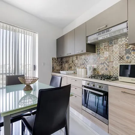Spacious, 1br Duplex Off Uni/hospital With Wifi By 360 Estates Lägenhet