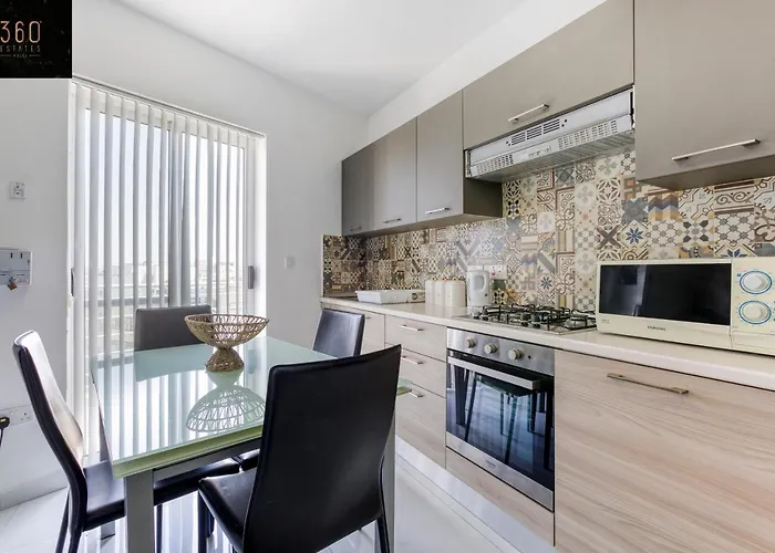 Spacious, 1br Duplex Off Uni/hospital With Wifi By 360 Estates Apartament