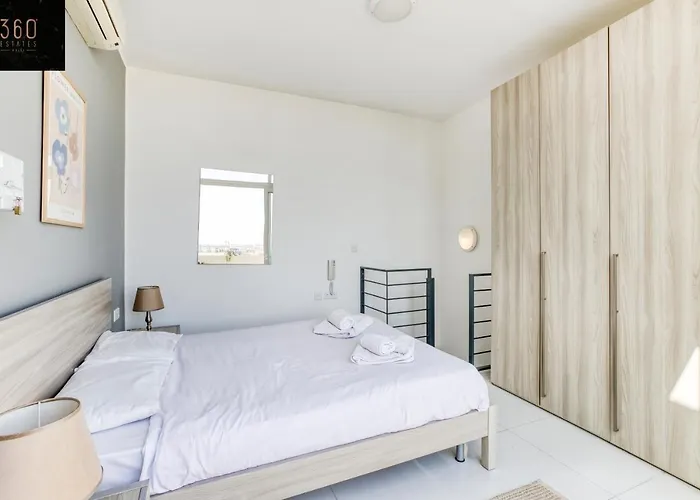Spacious, 1br Duplex Off Uni/hospital With Wifi By 360 Estates Apartament Msida